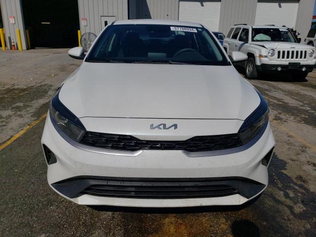 3KPF24AD9PE532667 - 2023 KIA FORTE LX WHITE photo 5