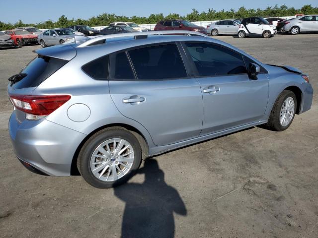 4S3GTAD66J3746074 - 2018 SUBARU IMPREZA PREMIUM PLUS SILVER photo 3