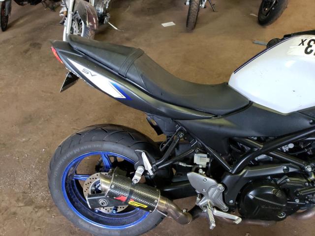 JS1VP55A1H2100277 - 2017 SUZUKI SV650 WHITE photo 6