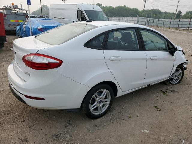 3FADP4BJ8HM150947 - 2017 FORD FIESTA SE WHITE photo 3