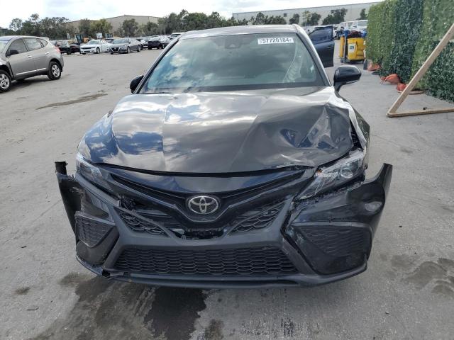 4T1G11AK0RU255699 - 2024 TOYOTA CAMRY SE NIGHT SHADE BLACK photo 5