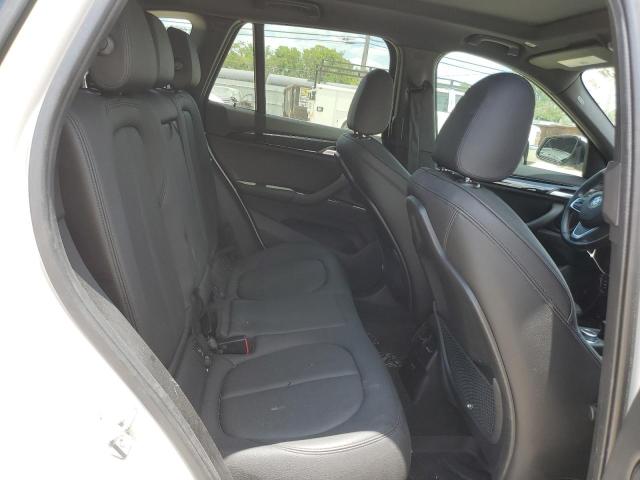 WBXHT3C53K3H34819 - 2019 BMW X1 XDRIVE28I WHITE photo 11