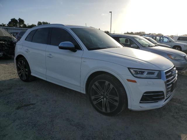 WA1C4AFYXJ2225689 - 2018 AUDI SQ5 PRESTIGE WHITE photo 4