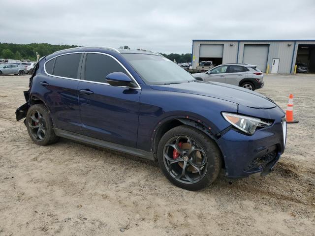 ZASFAKBN7J7B94750 - 2018 ALFA ROMEO STELVIO TI BLUE photo 4
