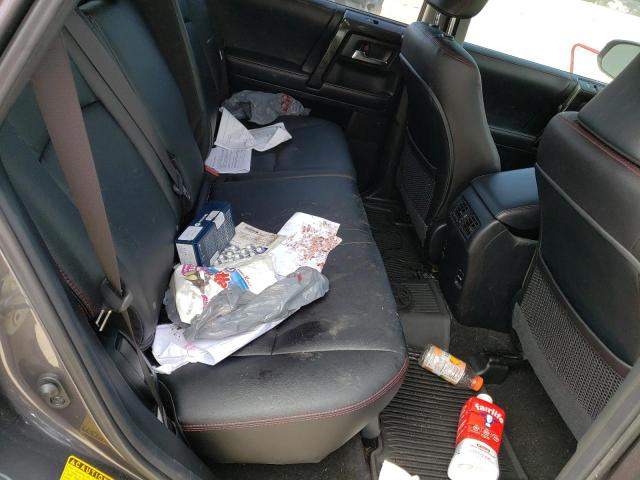 JTEBU5JR6J5571077 - 2018 TOYOTA 4RUNNER SR5/SR5 PREMIUM 灰色 照片 10