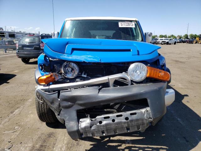 JTEBU11F470068409 - 2007 TOYOTA FJ CRUISER BLUE photo 5