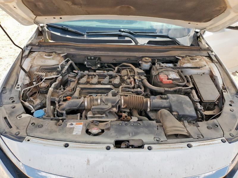 1HGCV1F96JA215700 - 2018 HONDA ACCORD TOURING WHITE photo 11
