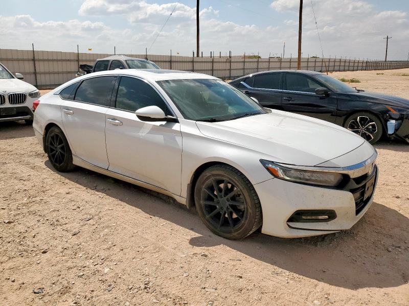 1HGCV1F96JA215700 - 2018 HONDA ACCORD TOURING WHITE photo 4