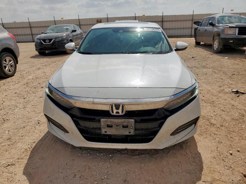 1HGCV1F96JA215700 - 2018 HONDA ACCORD TOURING WHITE photo 5