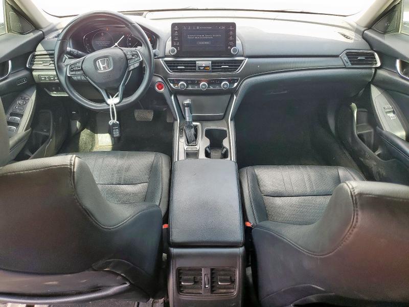 1HGCV1F96JA215700 - 2018 HONDA ACCORD TOURING WHITE photo 8