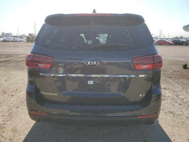 KNDMB5C15K6557709 - 2019 KIA SEDONA LX GRAY photo 6