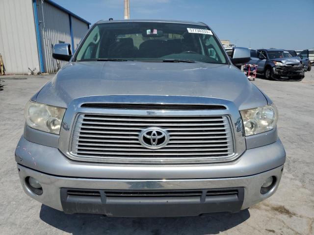 5TFHW5F18BX205235 - 2011 TOYOTA TUNDRA CREWMAX LIMITED SILVER photo 5
