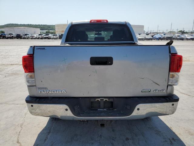 5TFHW5F18BX205235 - 2011 TOYOTA TUNDRA CREWMAX LIMITED SILVER photo 6