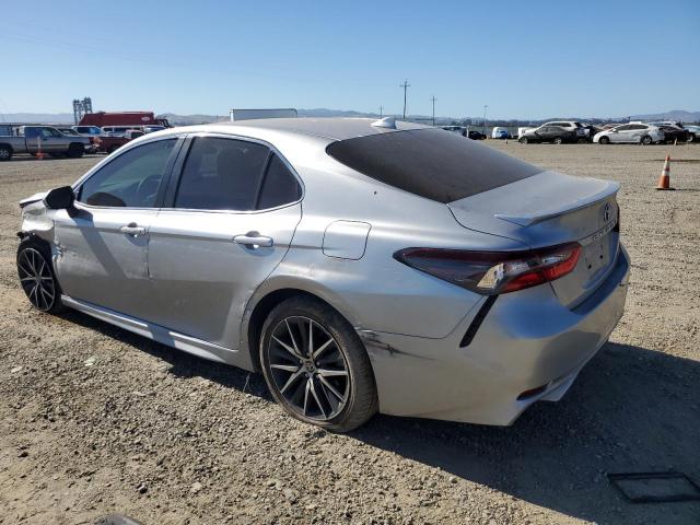4T1G11AK0PU825083 - 2023 TOYOTA CAMRY SE NIGHT SHADE SILVER photo 2