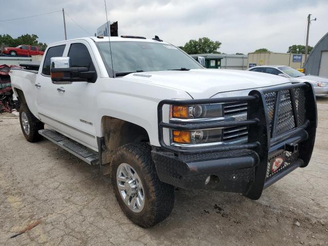 1GC4K0E86GF223693 - 2016 CHEVROLET SILVERADO K3500 LTZ WHITE photo 4