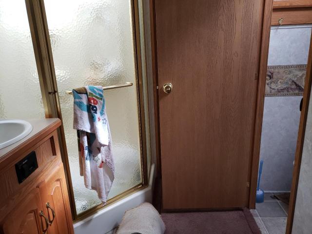 4YDF295244D508471 - 2004 KEYSTONE MONTANA WHITE photo 7