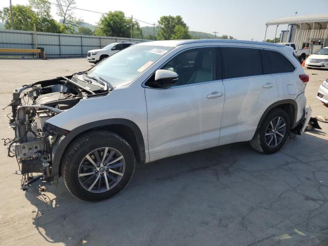 5TDKZRFH9JS530532 - 2018 TOYOTA HIGHLANDER SE WHITE photo 1