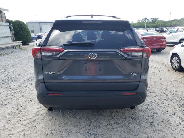 2T3P1RFV5MC246595 - 2021 TOYOTA RAV4 XLE GRAY photo 6