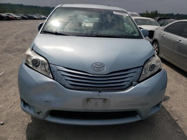 5TDKZ3DC1HS803784 - 2017 TOYOTA SIENNA LE BLUE photo 5