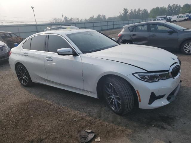 WBA5R7C50KAJ81624 - 2019 BMW 330XI WHITE photo 4