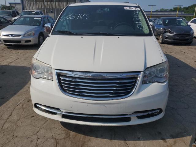 2C4RC1GG8DR606715 - 2013 CHRYSLER TOWN & COU LIMITED WHITE photo 5