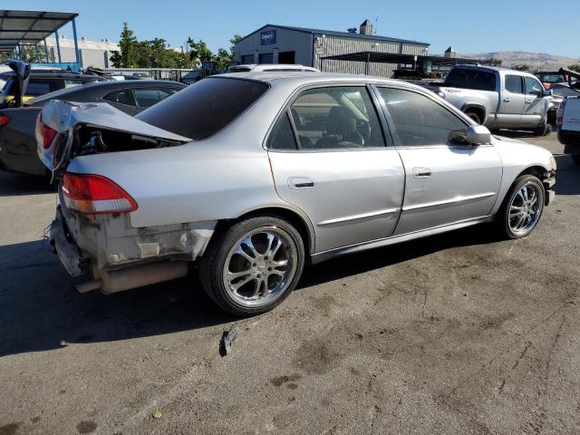 JHMCG66591C015240 - 2001 HONDA ACCORD LX SILVER photo 3