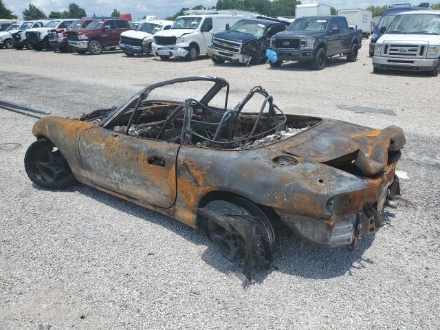 JM1NB353320233586 - 2002 MAZDA MX-5 MIATA BASE BURN photo 2