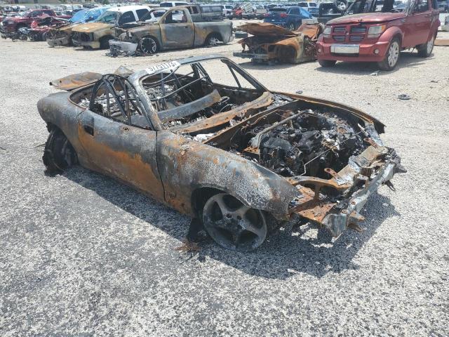 JM1NB353320233586 - 2002 MAZDA MX-5 MIATA BASE BURN photo 4