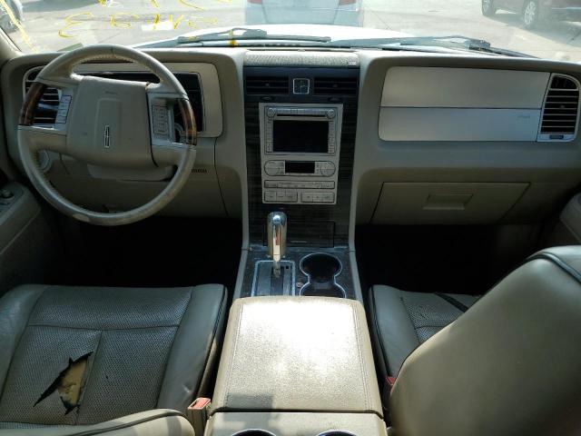 5LMFU27569LJ00233 - 2009 LINCOLN NAVIGATOR თეთრი ფოტო 8