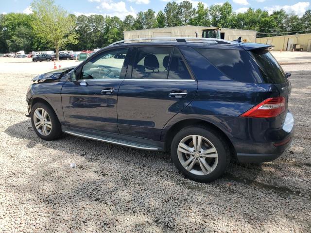 4JGDA5HB6FA560833 - 2015 MERCEDES-BENZ ML 350 4MATIC BLUE photo 2