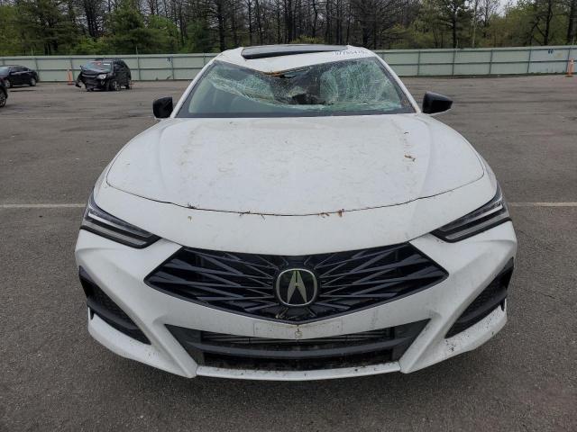 19UUB5F46RA001391 - 2024 ACURA TLX TECHNOLOGY WHITE photo 5