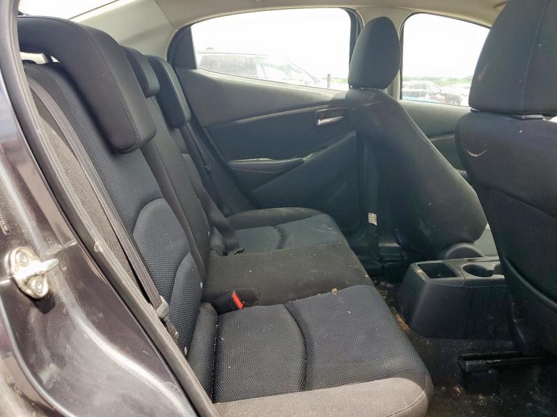 3MYDLBZV2GY125781 - 2016 TOYOTA SCION IA GRAY photo 10