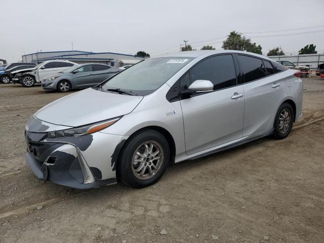 JTDKARFP8H3002698 - 2017 TOYOTA PRIUS PRIM SILVER photo 1