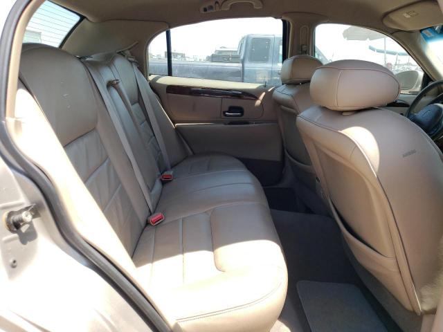 1LNHM81W3XY695610 - 1999 LINCOLN TOWN CAR EXECUTIVE SILVER photo 10