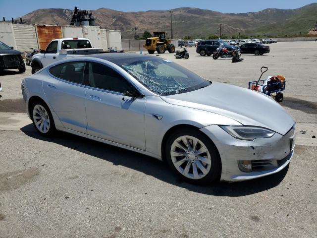5YJSA1E26JF261612 - 2018 TESLA MODEL S Արծաթագույն լուսանկար 4
