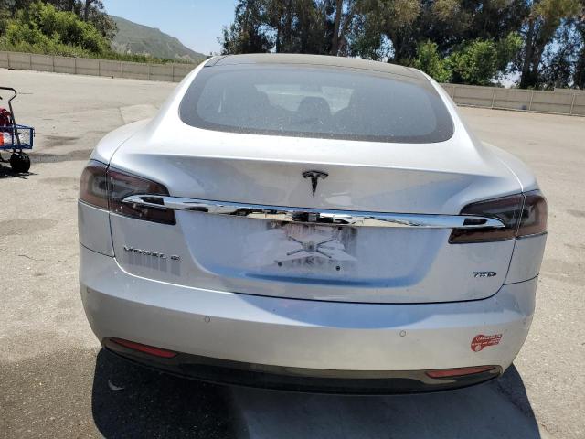 5YJSA1E26JF261612 - 2018 TESLA MODEL S Արծաթագույն լուսանկար 6