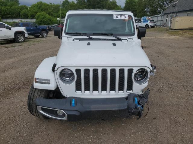 1C4JJXP69NW170236 - 2022 JEEP WRANGLER U SAHARA 4XE WHITE photo 5