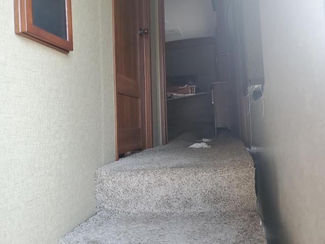 4YDF3612XF4700837 - 2015 KEYSTONE MONTANA TWO TONE photo 5