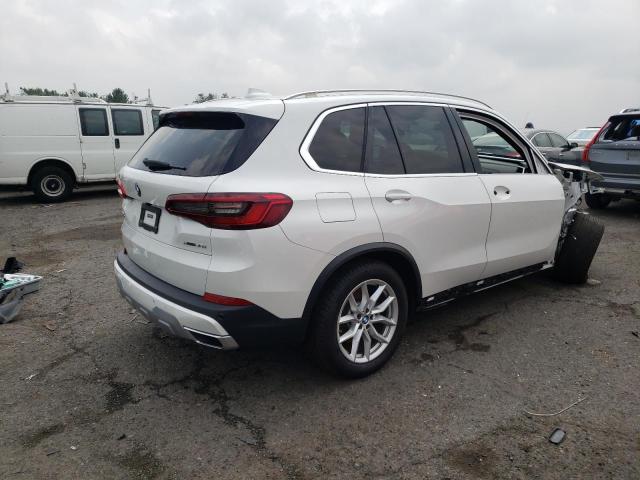 5UXCR6C55KLL03286 - 2019 BMW X5 XDRIVE40I WHITE photo 3