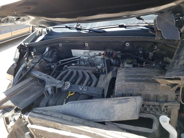 1V2YE2CA3LC226085 - 2020 VOLKSWAGEN ATLAS CROS SE Серебристый фото 12