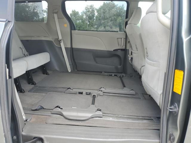 5TDKK3DC2DS358650 - 2013 TOYOTA SIENNA LE GRAY photo 11