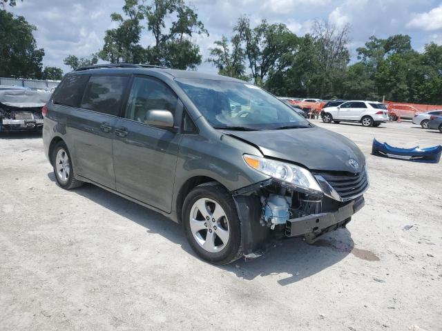 5TDKK3DC2DS358650 - 2013 TOYOTA SIENNA LE GRAY photo 4