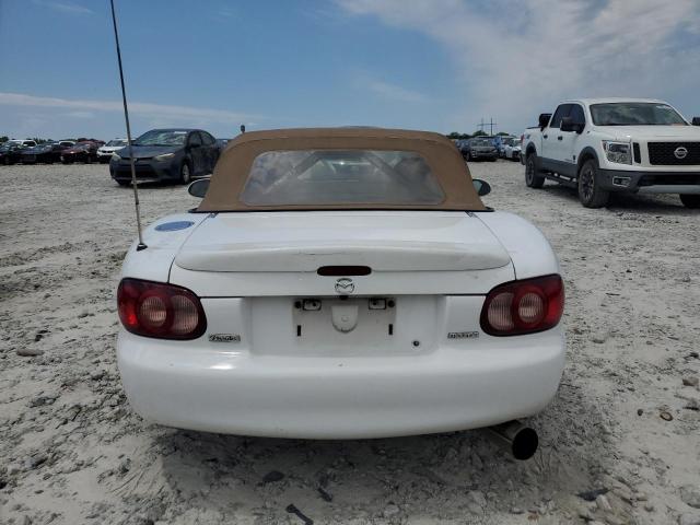 JM1NB353520222928 - 2002 MAZDA MX-5 MIATA BASE WHITE photo 10