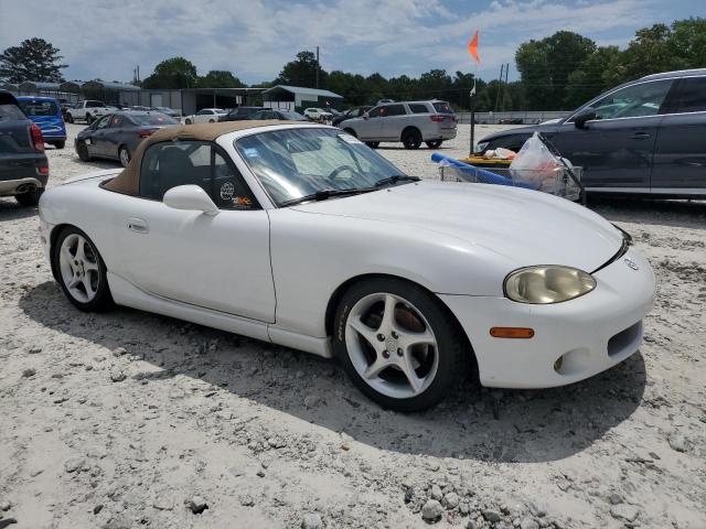 JM1NB353520222928 - 2002 MAZDA MX-5 MIATA BASE WHITE photo 4