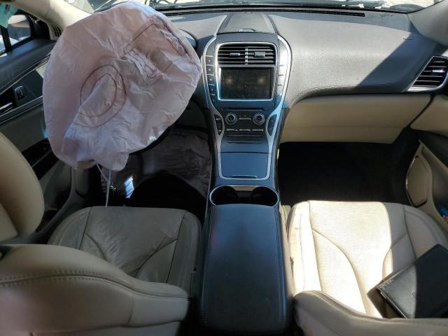 2LMTJ6LR0GBL71319 - 2016 LINCOLN MKX RESERVE WHITE photo 8