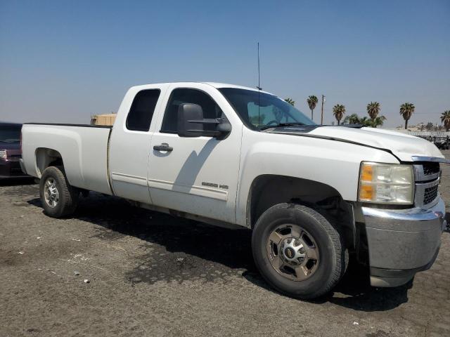 1GC2CXCG1BZ107915 - 2011 CHEVROLET SILVERADO C2500 HEAVY DUTY LT WHITE photo 4