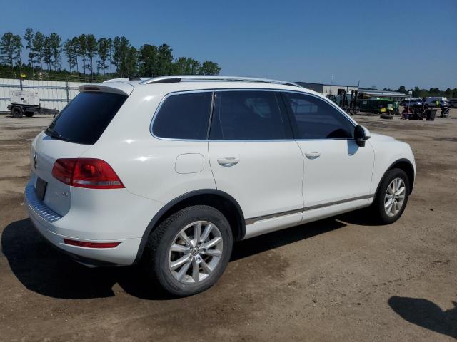 WVGEF9BP1ED008431 - 2014 VOLKSWAGEN TOUAREG V6 WHITE photo 3