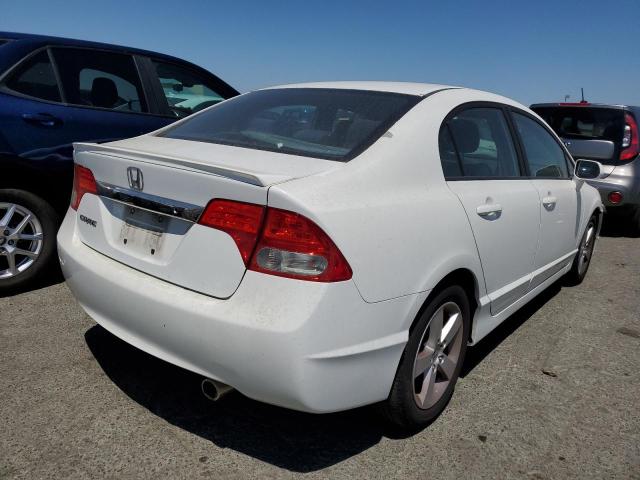 19XFA1F67AE017587 - 2010 HONDA CIVIC LX-S Blanc photo 3