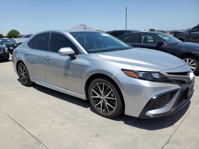 4T1G11BK9PU080266 - 2023 TOYOTA CAMRY SE NIGHT SHADE SILVER photo 4