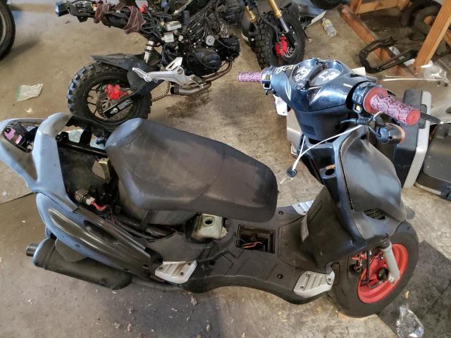 RFVPMP20791003645 - 2009 GENUINE SCOOTER CO. ROUGHHOUSE 50 BLACK photo 5